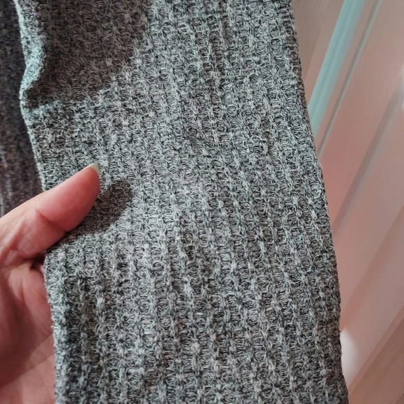 Lane Bryant Light Gray Knit Lace Up Tie Front Long Sleeve Sweater in Size 18/20 - Picture 7 of 9